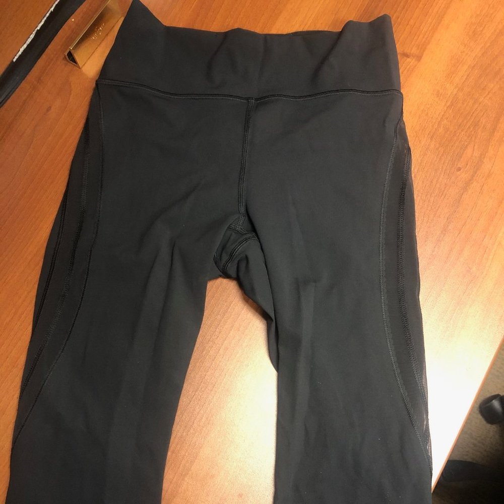 Lululemon capris - never worn